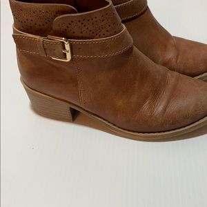 Steve Madden Booties Tan Size 1